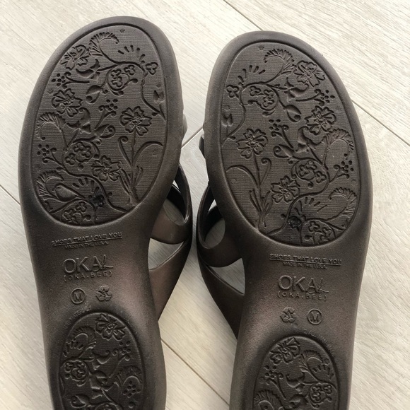 $12 or 3 for $26- Like New Slides- OKA.B - Picture 4 of 6